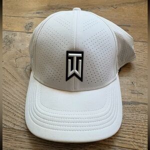 Tiger woods Nike hat L/XL